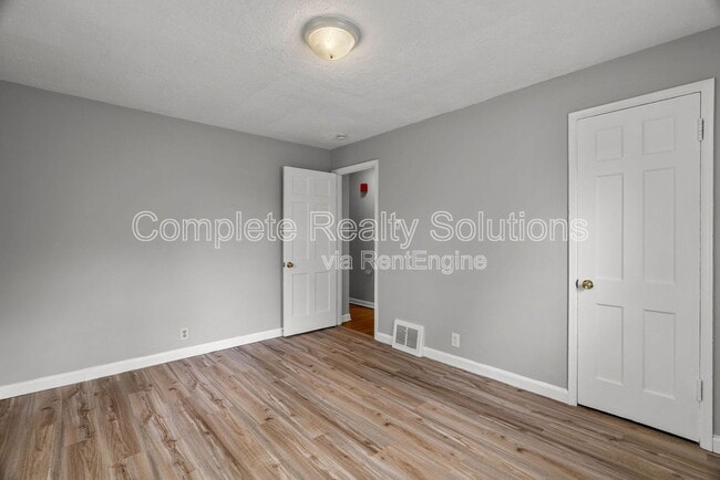 Building Photo - 7563 Haywood Dr