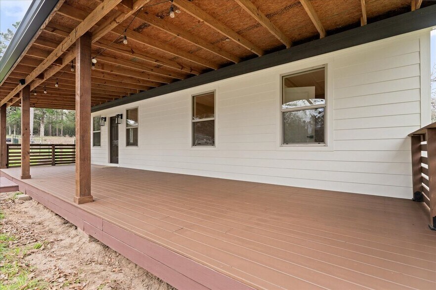 Building Photo - 533 Pine Canyon Dr