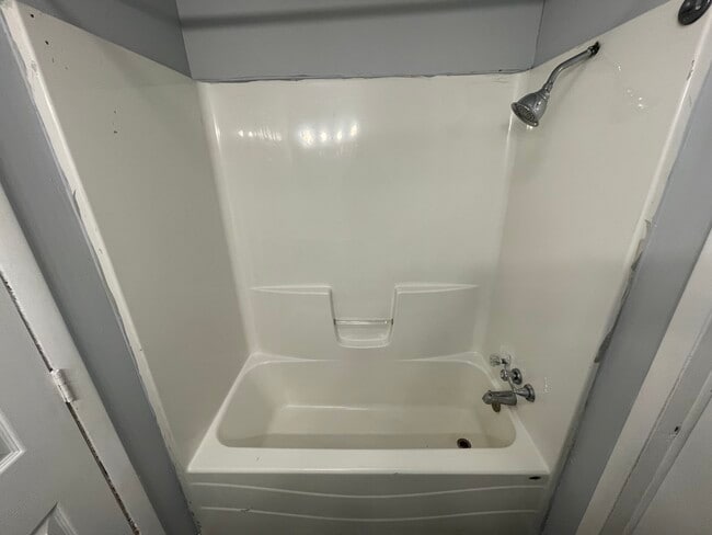 Building Photo - 924 Blue Ridge Dr