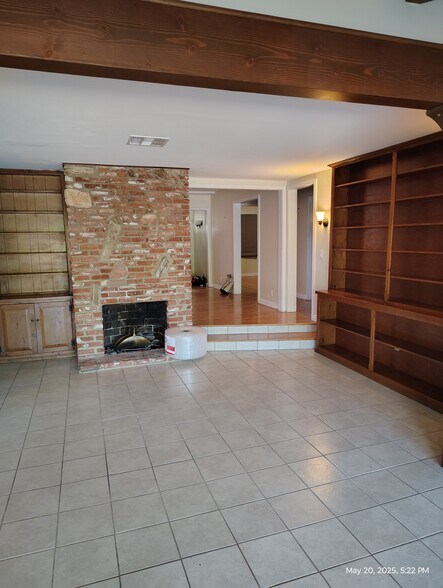 Building Photo - 4734 Allott Ave