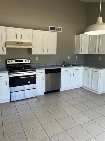 Building Photo - 2101 Pennington Dr