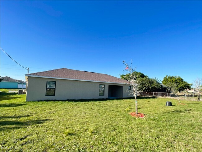 Building Photo - 125 NE 7th Terrace