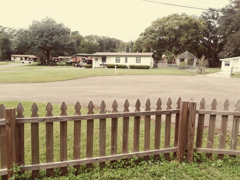 Building Photo - 2537 Chris Ct