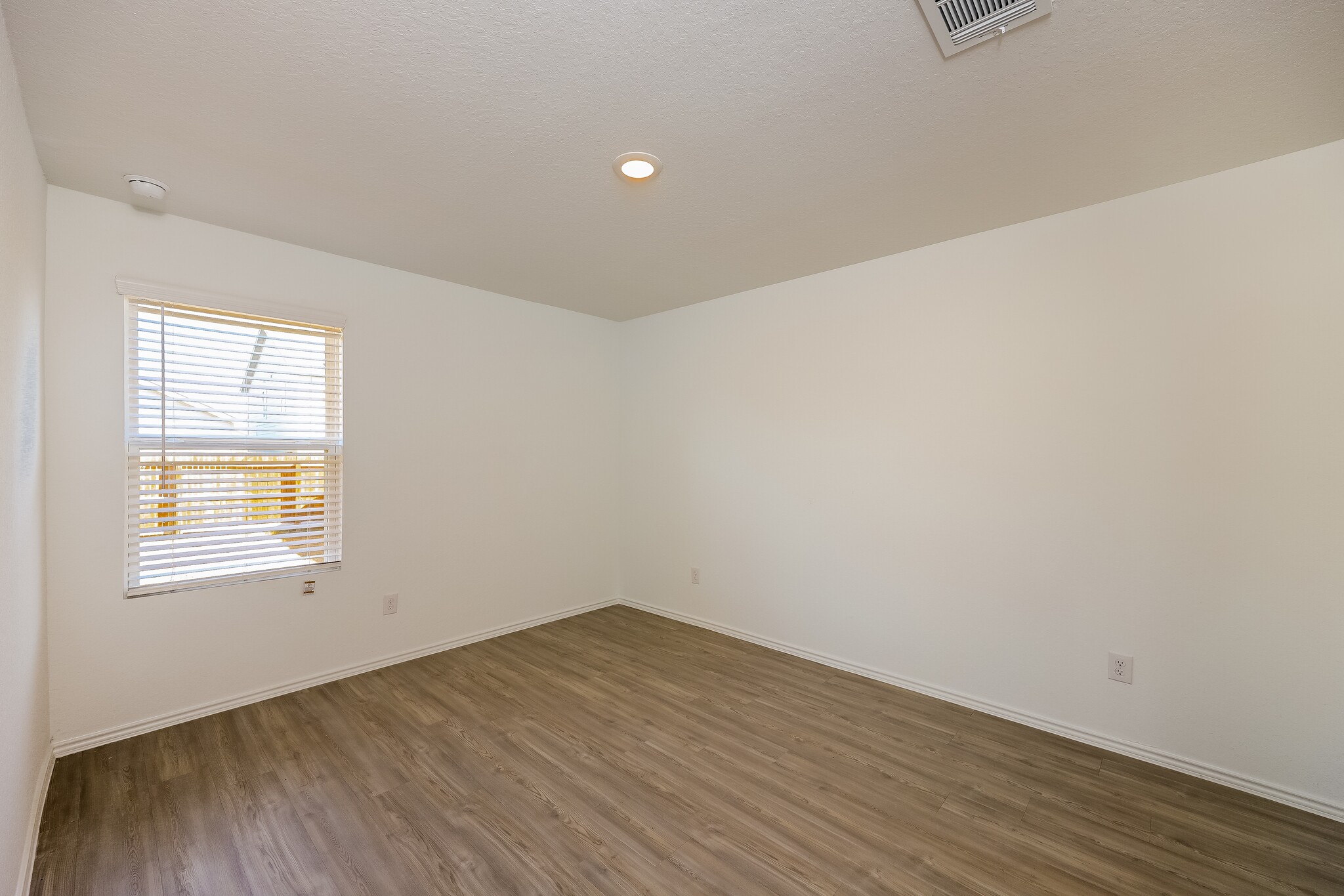 Building Photo - 8068 Nube Medina