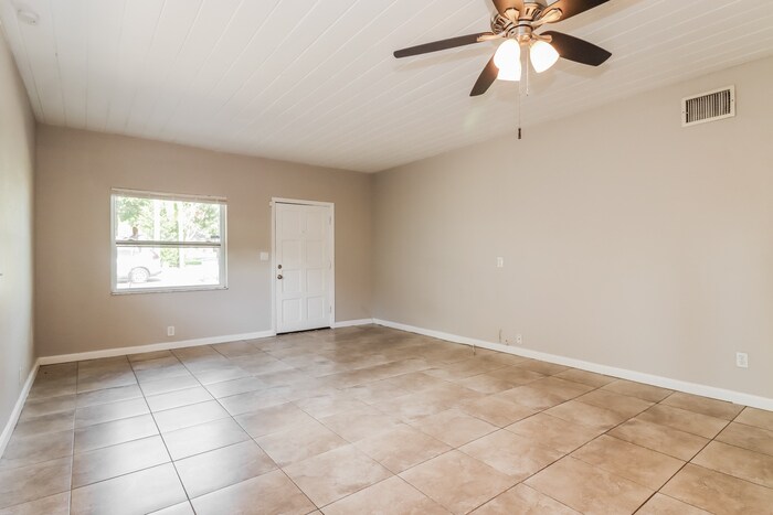 Building Photo - 630 50th St N