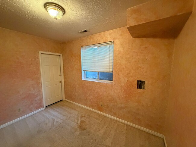 Building Photo - 479 S Palisade Dr
