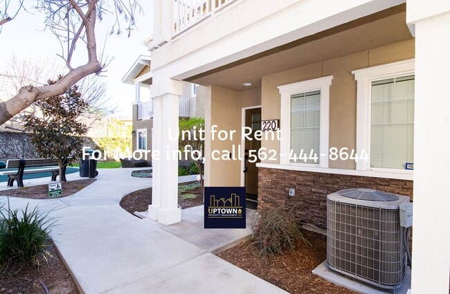 Building Photo - Townhome - 2 Bedrooms-2.5 Baths - Brea