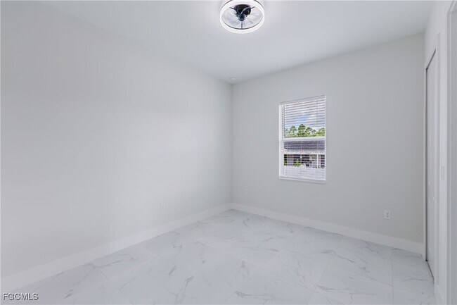 Building Photo - 2253 10th Terrace