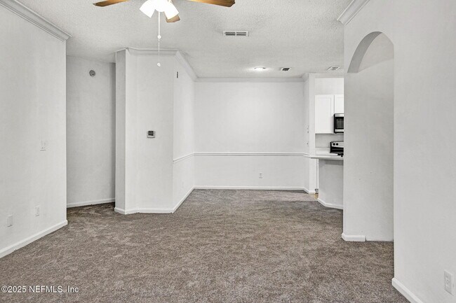 Building Photo - 10000 GATE Pky