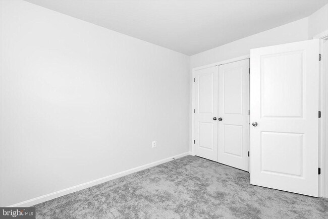 Building Photo - 206 Telluride Wy