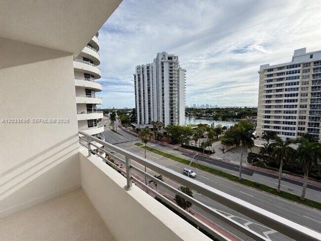 Building Photo - 5555 Collins Ave