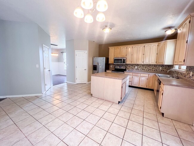 Building Photo - 10640 Northern Dancer Dr