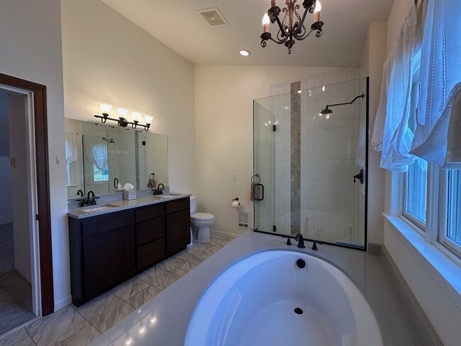 Building Photo - Stunning 3-Bedroom Craftsman Home in Kendall Yards