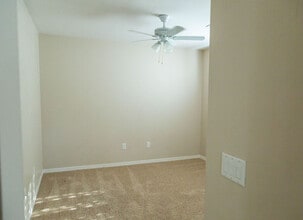 Building Photo - 1252 W Vinovo Pass