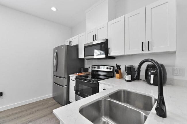 Building Photo - 5208 Laura Koppe Rd