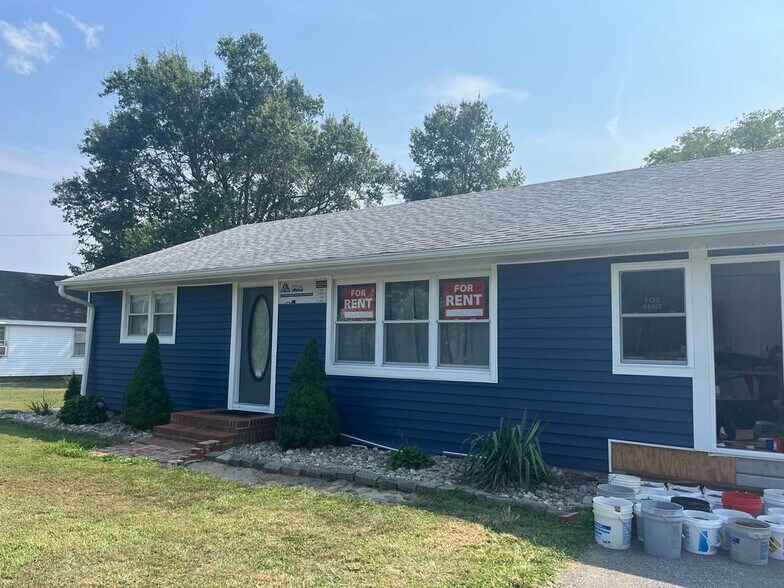Building Photo - 28250 Layton Davis Rd