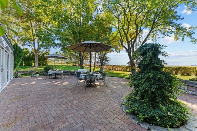 Building Photo - Fully Furnished Luxury Estate in Boise's Lower Highlands