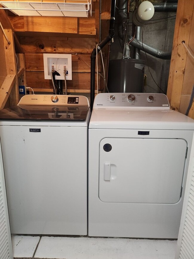 Building Photo - Beautiful Townhome at Monterey Community in Centennial!