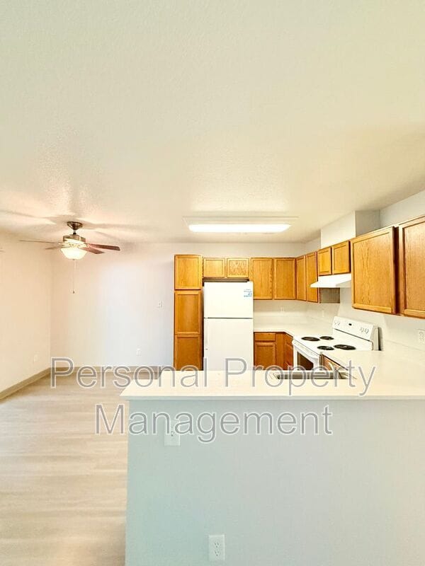 Building Photo - 3412 NE 66th Ave