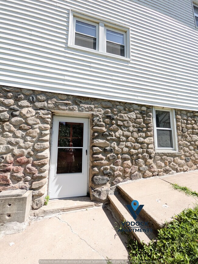 Building Photo - 417 N Walnut St