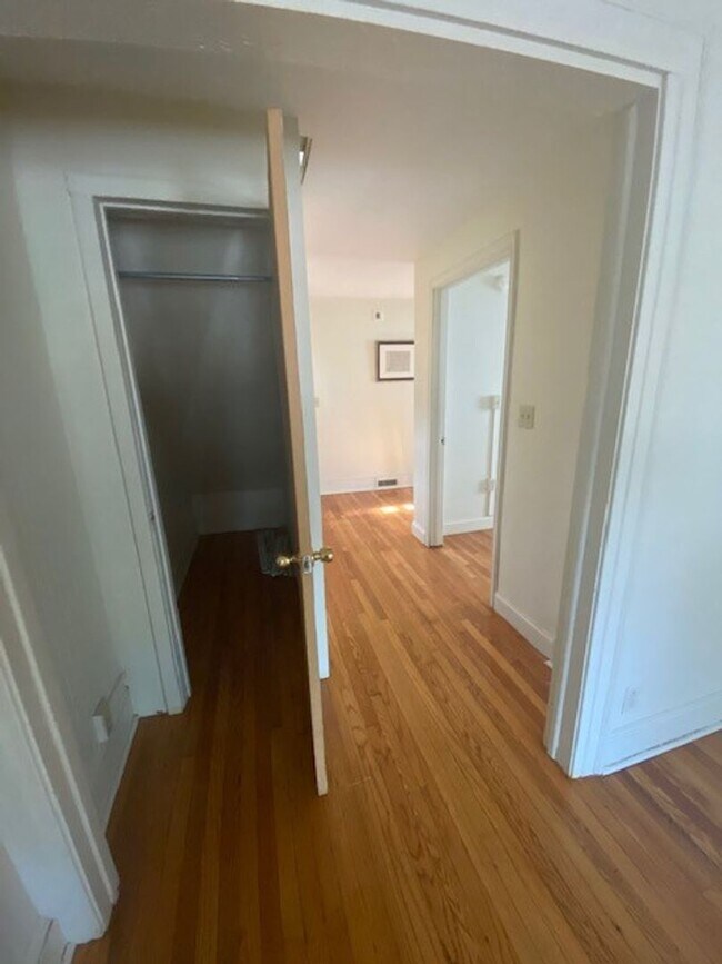 Building Photo - Beautiful Single Family House for Rent Right by Yale!