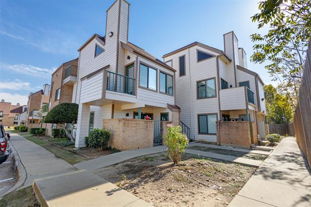 Primary Photo - 2301 Balsam Dr