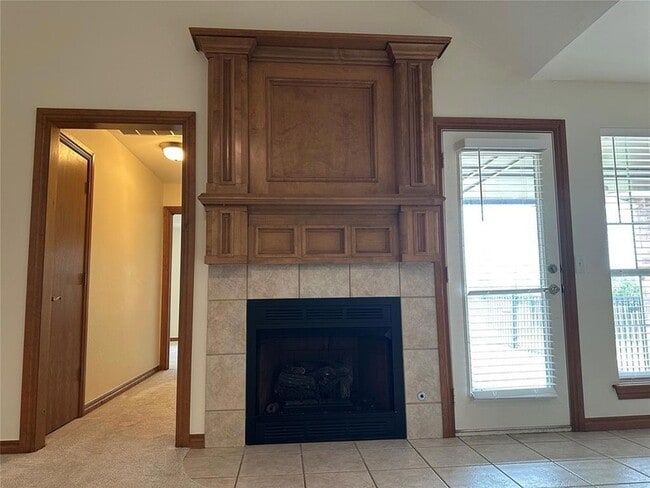Building Photo - 15713 Traditions Blvd