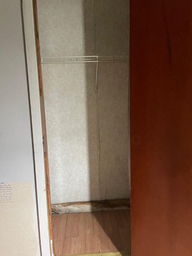 Building Photo - 5 Bedroom, 3 Bath 2,128 sq ft Doublewide T...
