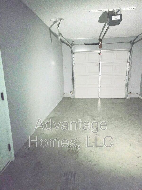 Building Photo - 423-423 N Marion St