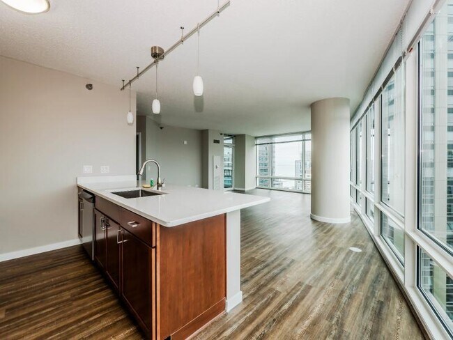 Building Photo - 1 bedroom in Chicago IL 60611