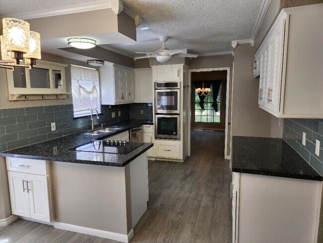 Building Photo - 2322 Deer Valley Dr