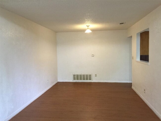 Building Photo - 3216 Tamarron Blvd
