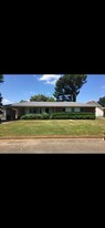 Building Photo - 4302 Clayrest Dr NW