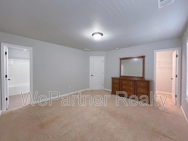 Building Photo - 5838 Norfolk ChaseRoad