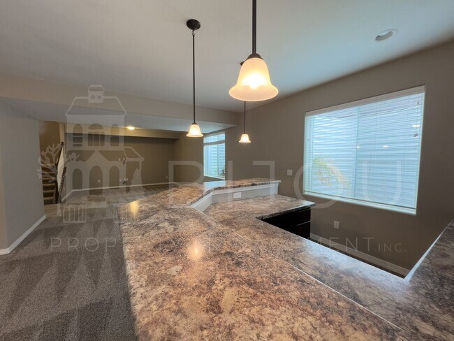 Building Photo - Large Well-Maintained Peyton Home