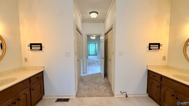 Building Photo - 113 Nobleton Ln NW
