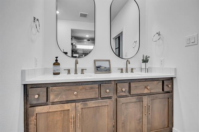 Building Photo - 2240 Shorthorn Dr