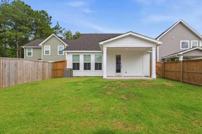 Building Photo - Beautiful 3 Bedroom 2.5 Bathroom Home in Windsor Crossing with Loft