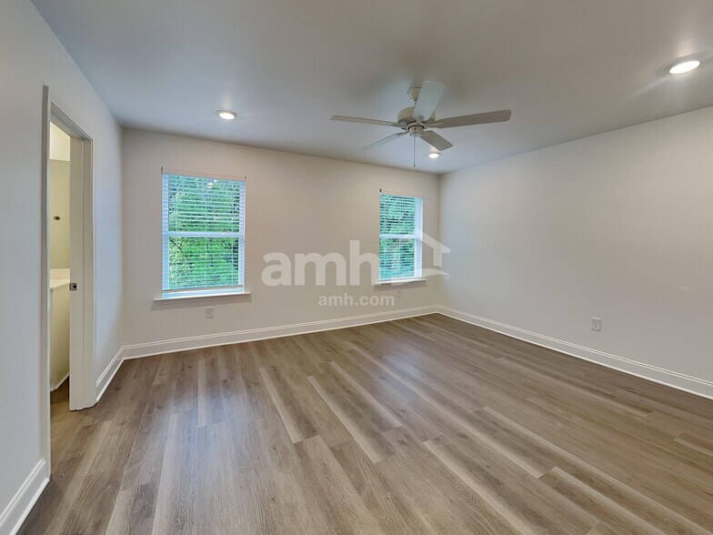 Building Photo - 920 Carnelian Ln