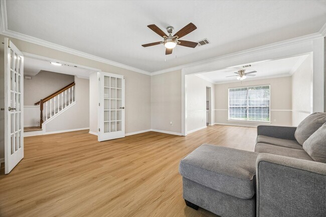 Building Photo - 9806 Gold Cup Way