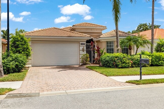Primary Photo - ** REFLECTION LAKES ** 4 BED / 2 BATH - PO...