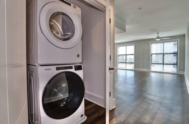 Building Photo - 32 Oakland Ave