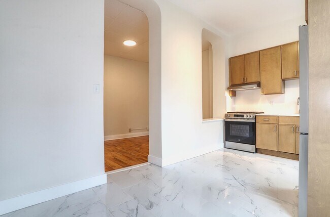 Building Photo - 232 Garden St