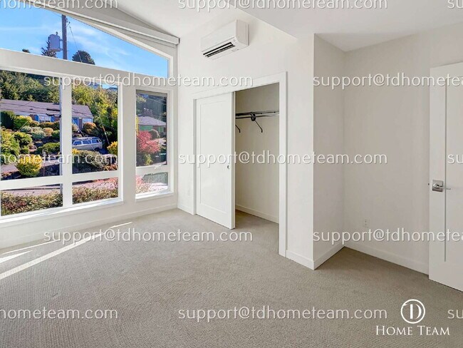 Building Photo - "Spacious 3-Bed Townhouse with Scenic View...