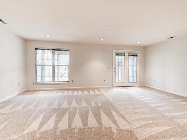 Building Photo - 11919 Thurloe Dr