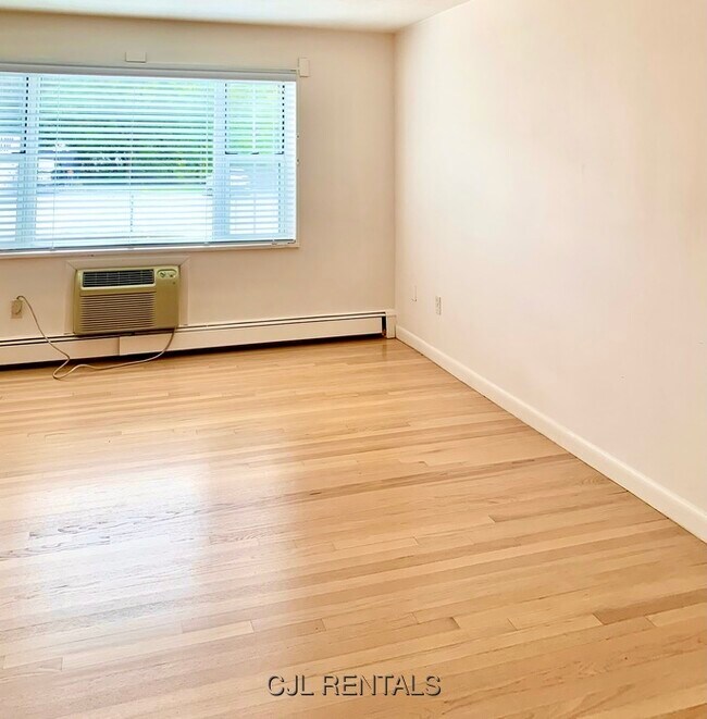 Building Photo - 69 Grove St