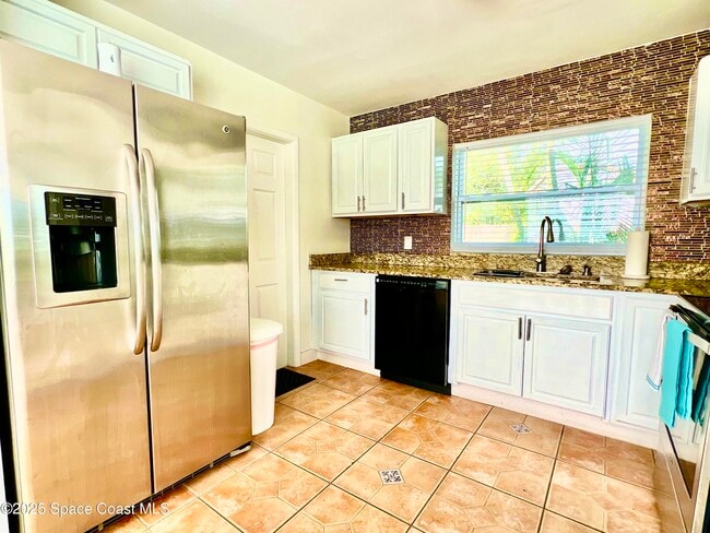 Building Photo - 133 NE 1st St