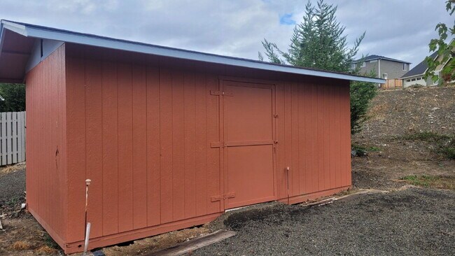 Building Photo - 13130 Lookingglass Rd