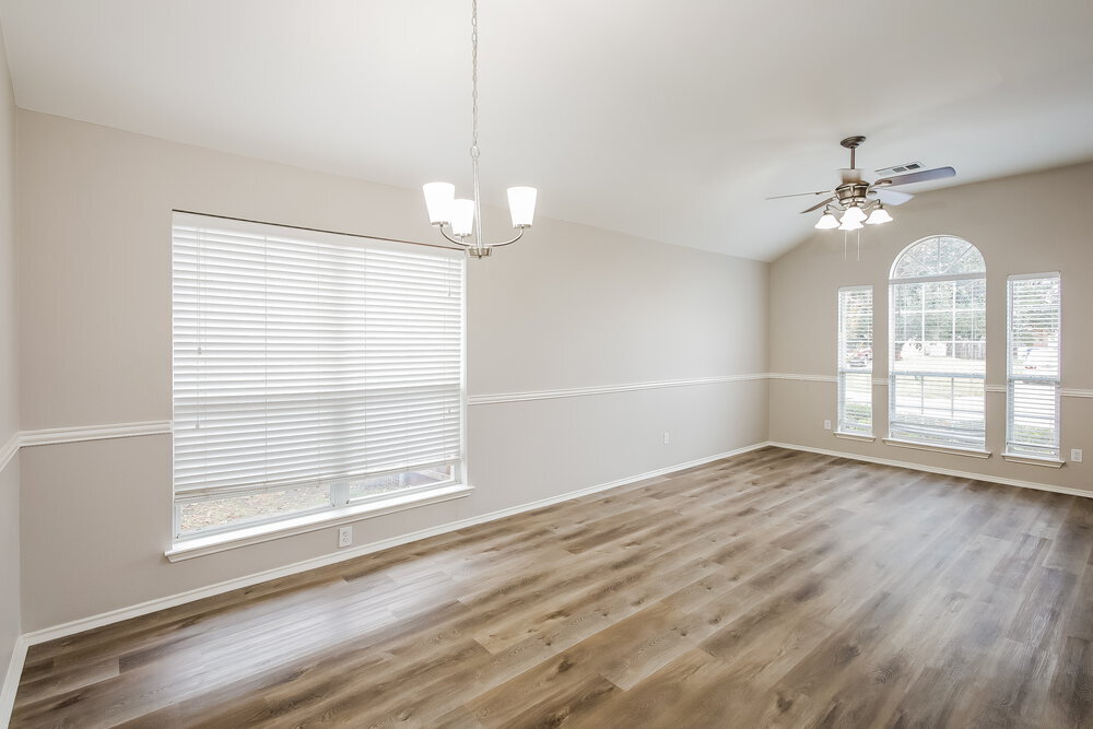 Building Photo - 817 Mackenzi Dr