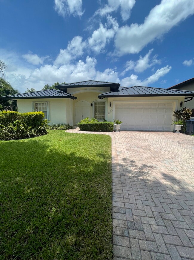 Building Photo - 10155 SW 159th Ct